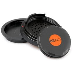 BRNO dri+Cap, tapa para objetivo deshumidificante para montura NIKON F